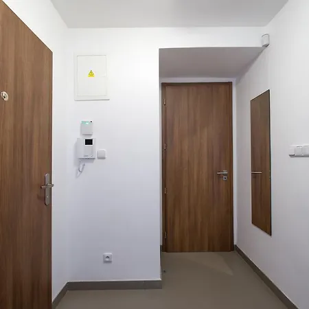 Dobrovskeho 30 *
